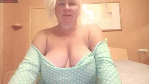 Snapshot of miranda_robinson chatting on June 2026 03:56:01 PM Miranda online show from June 2026 03:56:01 PM