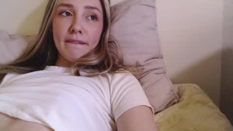 Snapshot of mirassun chatting on October 2025 07:01:01 PM mirassun online show from October 2025 07:01:01 PM