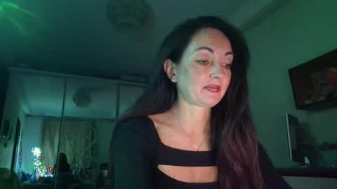 Snapshot of mirelisse chatting on April 2026 07:42:01 PM Christina online show from April 2026 07:42:01 PM