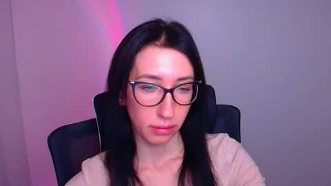 Mariam online show from November 2025 07:18:01 AM