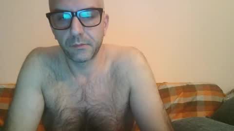mirko245 online show from October 2025 09:24:01 PM
