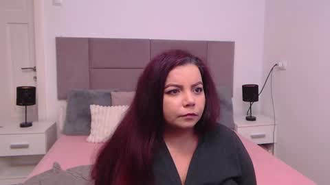 Snapshot of miryamines chatting on December 2024 02:46:02 PM MiryamInes online show from December 2024 02:46:02 PM