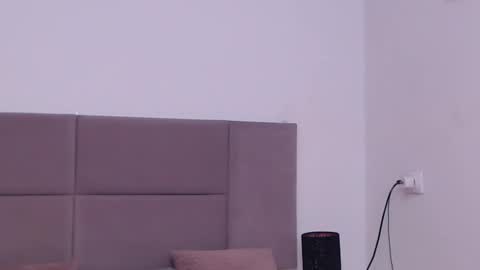 Snapshot of miryamines chatting on February 2025 04:47:01 PM MiryamInes online show from February 2025 04:47:01 PM