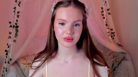 Snapshot of mish_ka3 chatting on March 2025 03:49:01 PM Misha online show from March 2025 03:49:01 PM