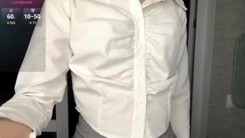 Molly online show from November 2025 05:24:02 PM