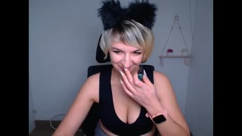 Mishelle online show from February 2026 07:45:02 AM