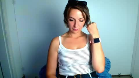 Mishelle online show from August 2026 12:52:01 PM