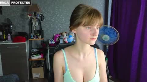 Snapshot of miss___alisa chatting on August 2026 05:04:01 PM Alisa NONNUDE online show from August 2026 05:04:01 PM
