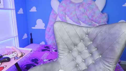 miss___angel online show from October 2025 06:08:01 PM