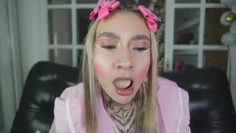 miss___angel online show from February 2026 11:07:02 AM