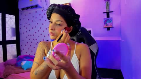 Akemi 3 online show from September 2025 01:24:02 PM