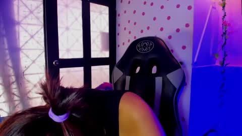 Akemi 3 online show from November 2025 01:22:02 PM