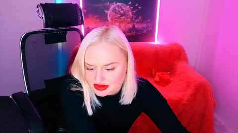 Snapshot of miss_alice_silver chatting on September 2025 08:24:01 PM miss_alice_silver online show from September 2025 08:24:01 PM