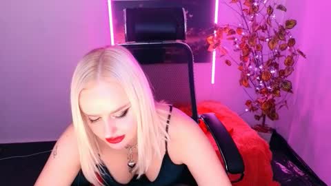 miss_alice_silver online show from October 2025 05:59:02 PM