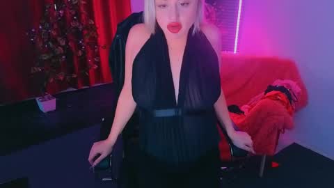 Snapshot of miss_alice_silver chatting on May 2026 11:15:01 AM miss_alice_silver online show from May 2026 11:15:01 AM