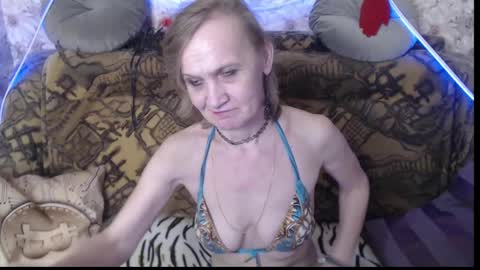 Snapshot of miss_bekker chatting on December 2024 06:52:01 AM ask me online show from December 2024 06:52:01 AM