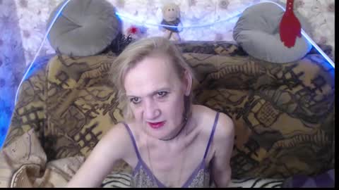 Snapshot of miss_bekker chatting on December 2024 09:30:01 AM ask me online show from December 2024 09:30:01 AM