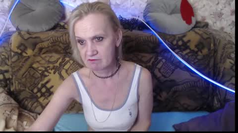 Snapshot of miss_bekker chatting on December 2024 03:17:02 AM ask me online show from December 2024 03:17:02 AM
