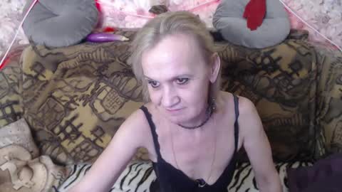 Snapshot of miss_bekker chatting on December 2024 12:21:02 AM ask me online show from December 2024 12:21:02 AM