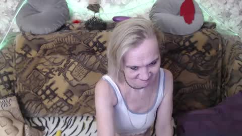 Snapshot of miss_bekker chatting on January 2025 03:07:01 AM ask me online show from January 2025 03:07:01 AM