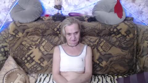 Snapshot of miss_bekker chatting on January 2025 04:21:01 AM ask me online show from January 2025 04:21:01 AM