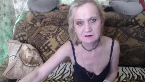 Snapshot of miss_bekker chatting on January 2025 06:21:01 PM ask me online show from January 2025 06:21:01 PM