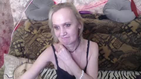 Snapshot of miss_bekker chatting on January 2025 12:28:01 AM ask me online show from January 2025 12:28:01 AM