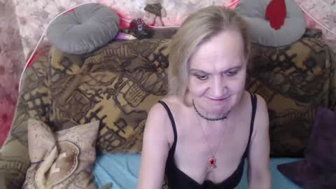 Snapshot of miss_bekker chatting on February 2025 01:38:01 AM ask me online show from February 2025 01:38:01 AM