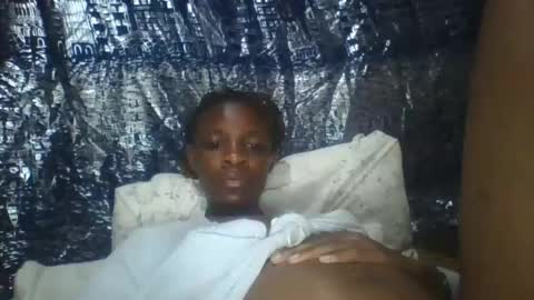 miss_belllo online show from February 2025 04:02:01 PM