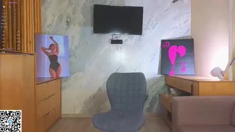 Sandy online show from November 2025 12:36:01 AM