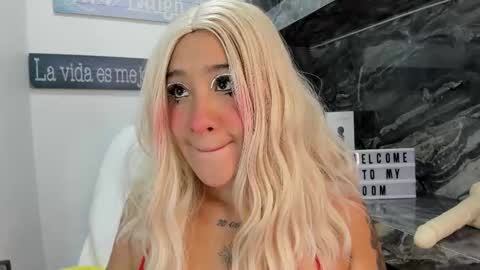 Danika online show from November 2025 10:59:02 AM