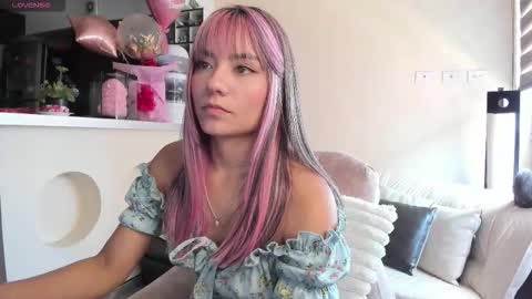 Snapshot of miss_ginebra_1 chatting on February 2026 05:13:02 PM insta online show from February 2026 05:13:02 PM