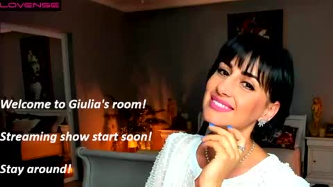 Snapshot of miss_giulia chatting on July 2026 01:03:01 PM Miss Giulia online show from July 2026 01:03:01 PM