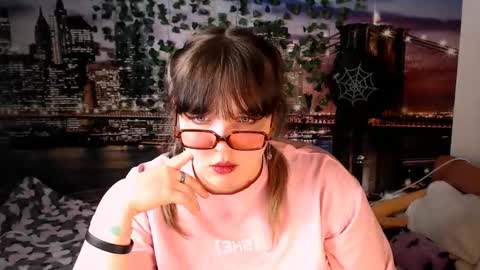 Eva online show from October 2025 04:42:01 PM