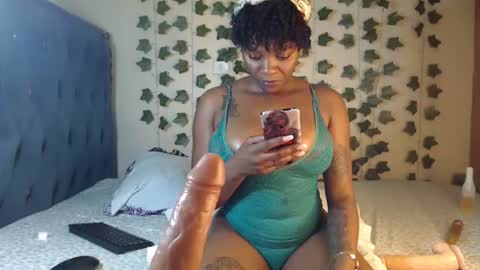 Snapshot of miss_kiiki chatting on December 2024 11:29:02 PM miss_kiiki online show from December 2024 11:29:02 PM