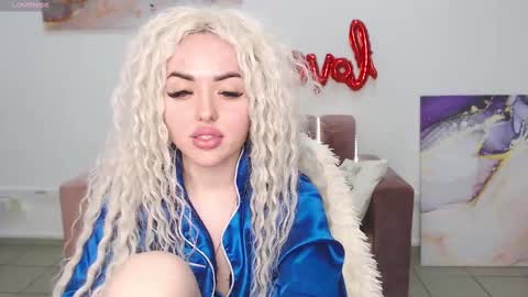 Snapshot of miss_kiten chatting on February 2025 11:14:02 PM miss_kiten online show from February 2025 11:14:02 PM