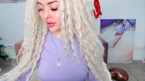 Snapshot of miss_kiten chatting on February 2025 05:13:02 AM miss_kiten online show from February 2025 05:13:02 AM