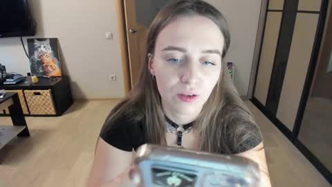 Snapshot of miss_kitty13 chatting on October 2025 07:25:01 AM Kitty online show from October 2025 07:25:01 AM