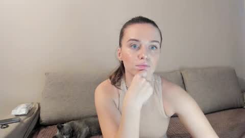 Snapshot of miss_kitty13 chatting on December 2025 02:53:01 AM Kitty online show from December 2025 02:53:01 AM