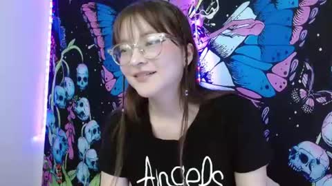 Snapshot of miss_kumikahri chatting on August 2026 02:15:01 AM Ahri James online show from August 2026 02:15:01 AM
