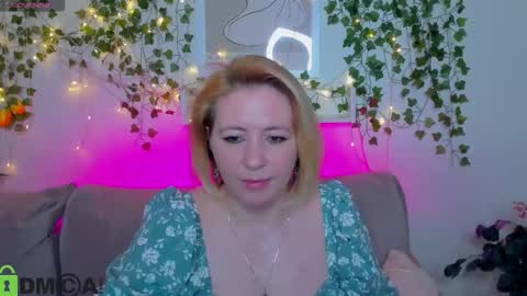 Snapshot of miss_lisaa chatting on November 2025 02:53:02 AM miss_lisaa online show from November 2025 02:53:02 AM
