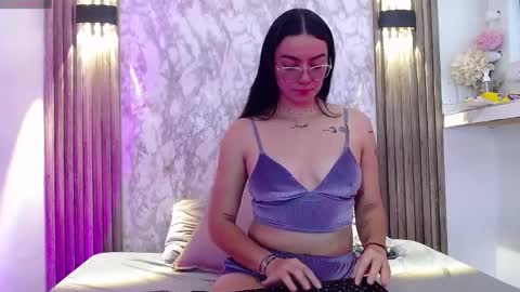 Snapshot of miss_merlin_ chatting on April 2026 04:24:02 AM Merlin online show from April 2026 04:24:02 AM