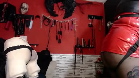 Snapshot of miss_mirandaa chatting on March 2026 12:01:01 AM Mistress Miranda online show from March 2026 12:01:01 AM