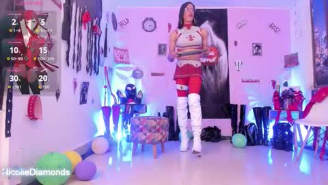 Miss Nicole online show from October 2025 01:46:02 PM