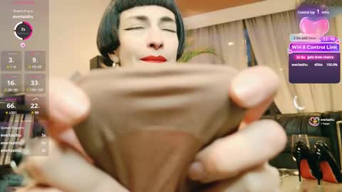 Snapshot of miss_satori_rose chatting on February 2025 11:33:02 PM Satori Rose online show from February 2025 11:33:02 PM