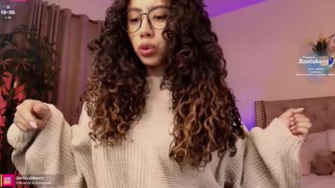 Amy Olivera online show from October 2025 01:07:01 PM