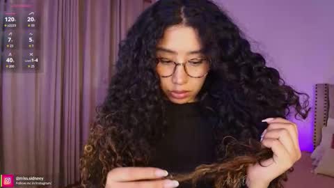 Amy Olivera online show from November 2025 12:48:01 PM