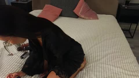 Spider girl Help me reach 10 likes online show from September 2025 01:21:01 PM