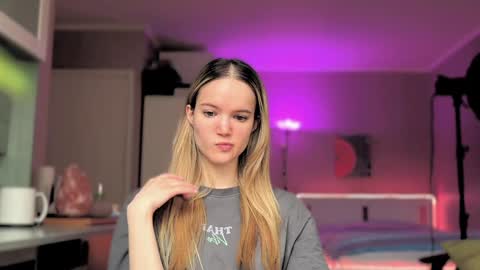 Emily online show from December 2024 09:22:02 AM