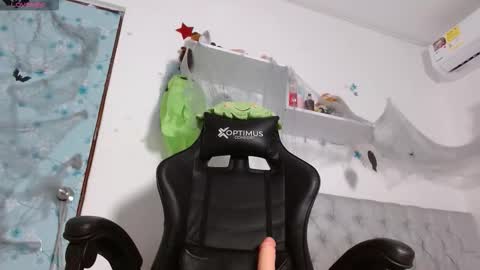 hanna    online show from October 2025 02:23:02 AM